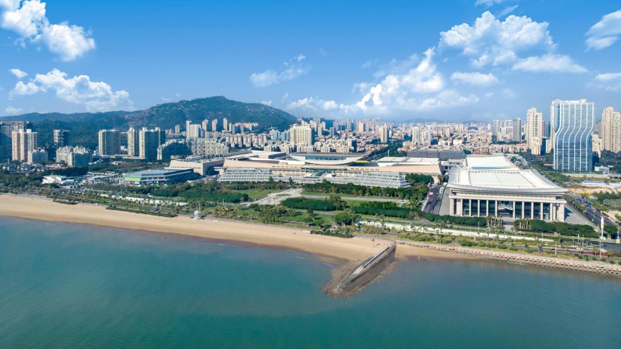 Xiamen International Seaside Hotel -Hotel Corridor Leads To The Stone Exhibition Hall Exteriér fotografie