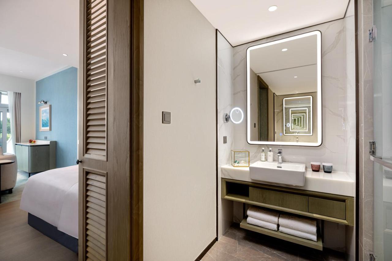 Xiamen International Seaside Hotel -Hotel Corridor Leads To The Stone Exhibition Hall Exteriér fotografie