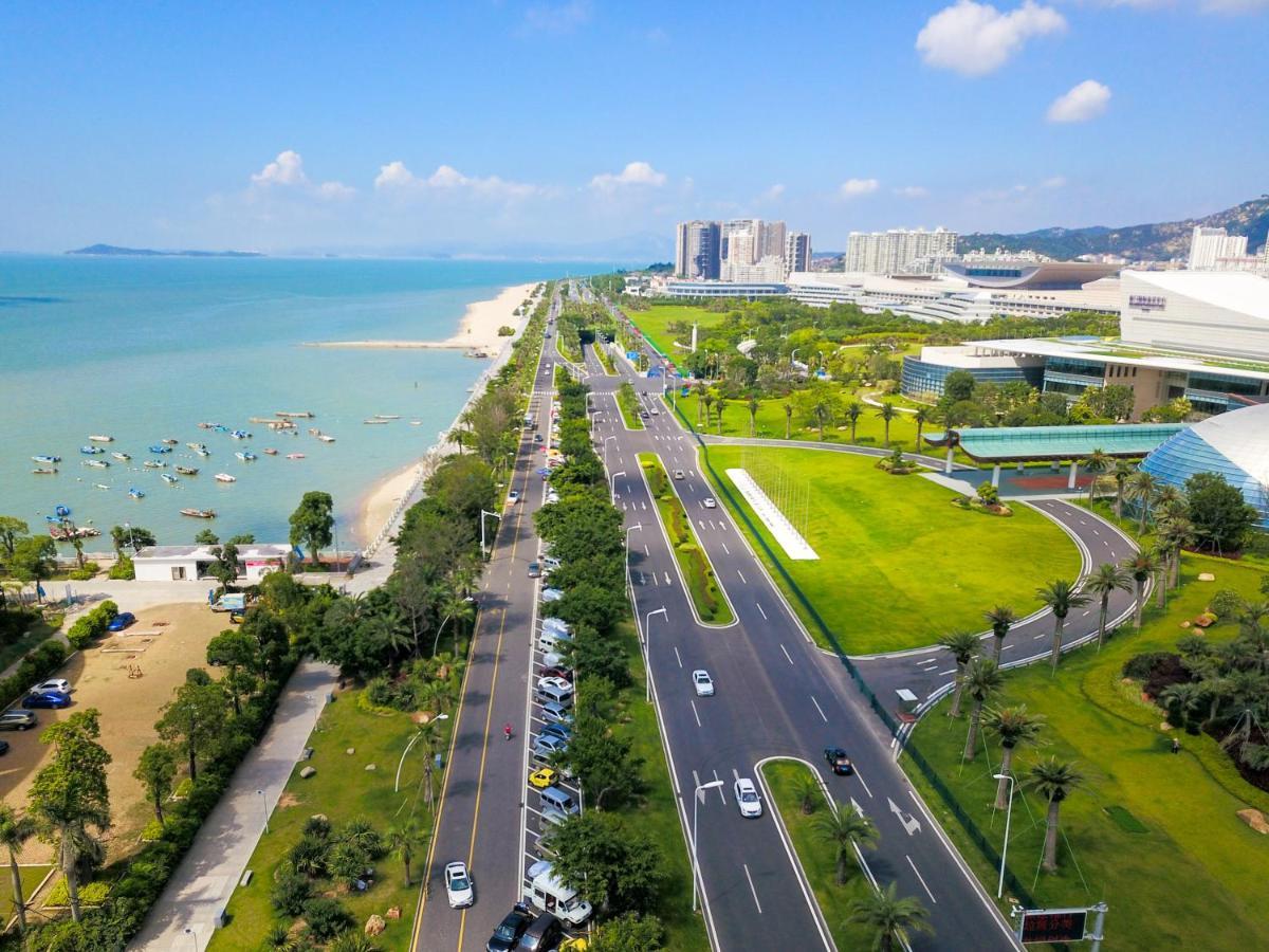 Xiamen International Seaside Hotel -Hotel Corridor Leads To The Stone Exhibition Hall Exteriér fotografie