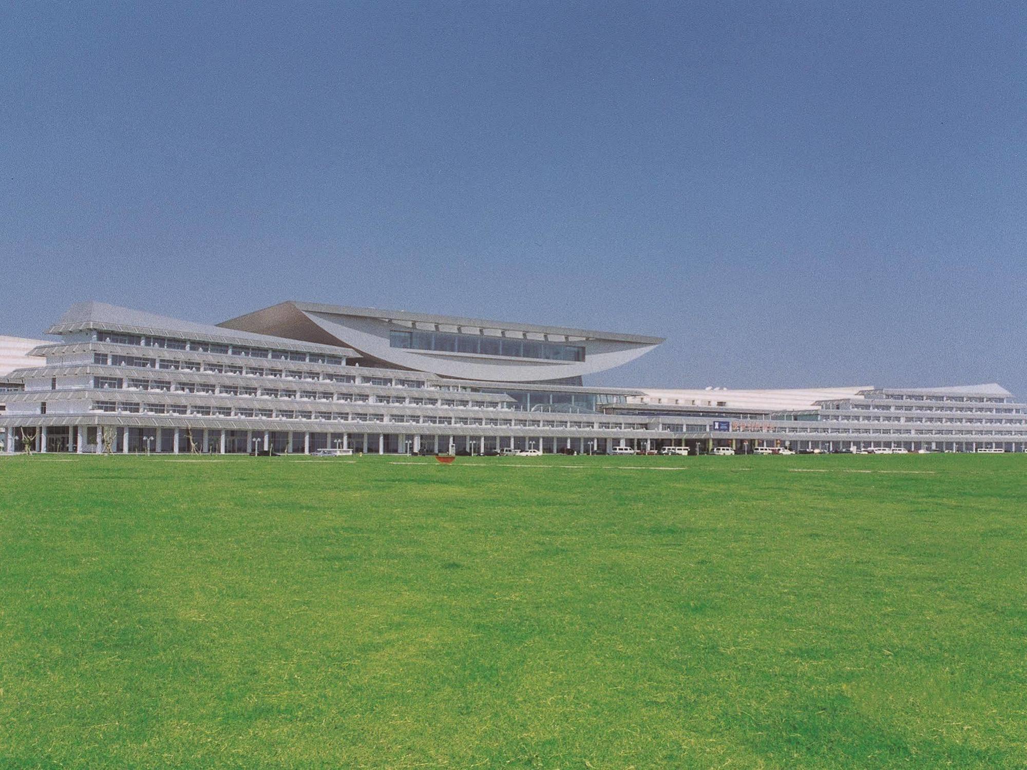 Xiamen International Seaside Hotel -Hotel Corridor Leads To The Stone Exhibition Hall Exteriér fotografie